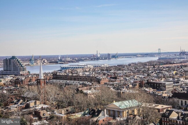 Photo - 241 S 6th St Unidad 2308F