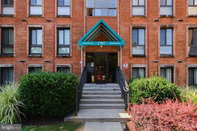 Photo - 1707 Gainesville St SE Apartment Unit 202