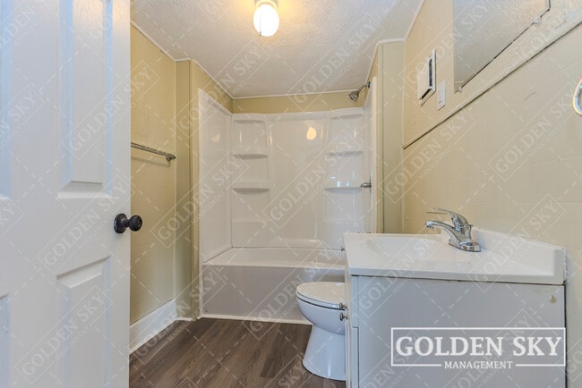 Photo - 646 N Mulberry St Unit 2