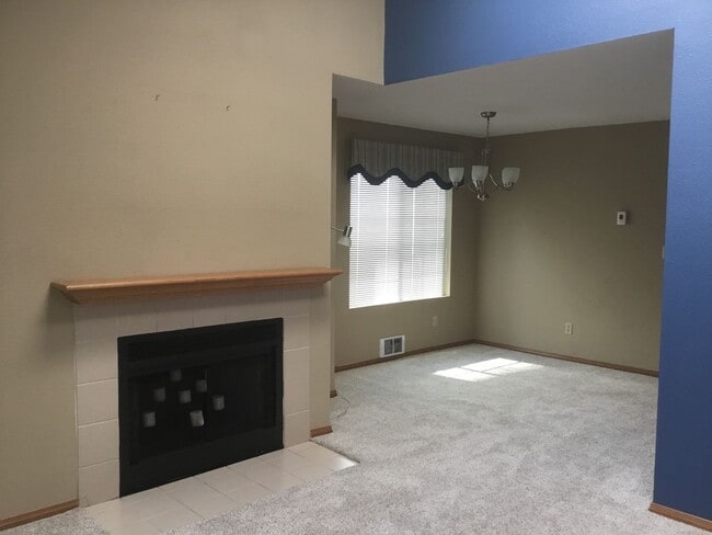 Photo - 2 Bedroom-1.75 Bath Single Story Condo/Just minutes from shopping, restaurants & great location f...