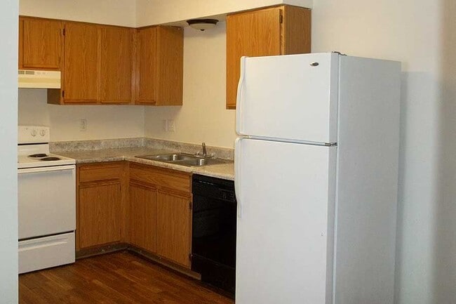 Photo - SUNDANCE NEWTON APARTMENTS