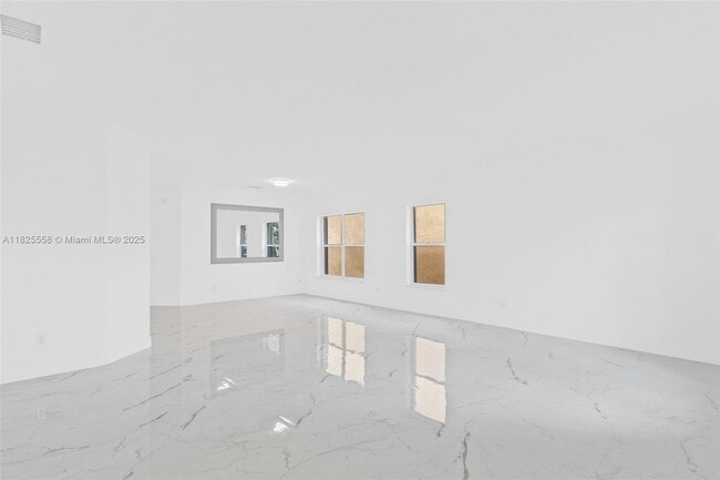 Photo - 15842 SW 14th St