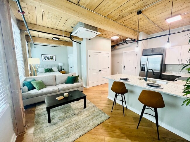 Building Photo - The Reeds