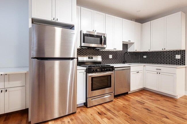 Photo - 656 W Wrightwood Ave Unit 207