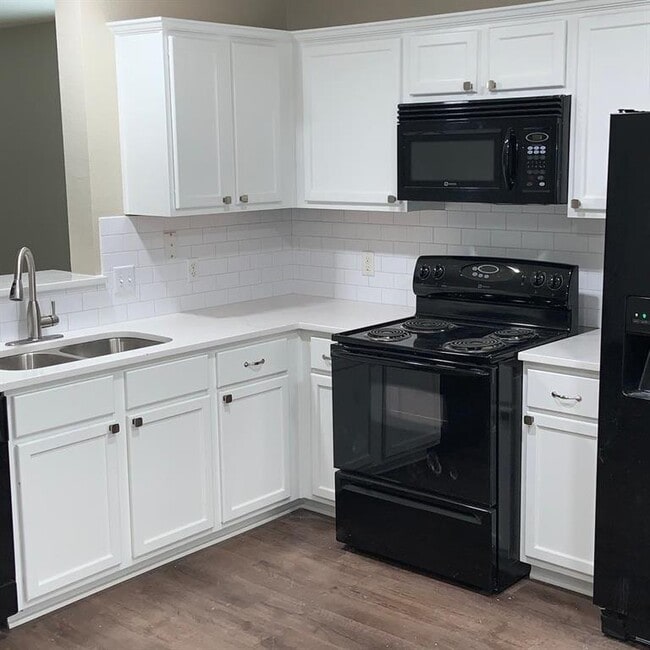 Photo - 334 Precipice Way