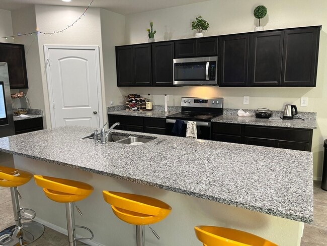 Photo - 36607 W Santa Monica Ave