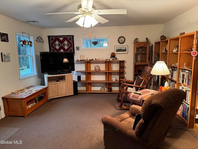 Photo - 18 Conver Dr