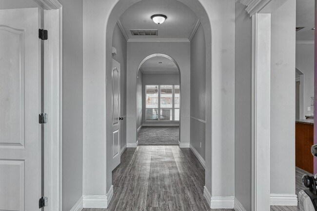 Photo - Gorgeous 4 Bed 2.5 Bath in Yukon!