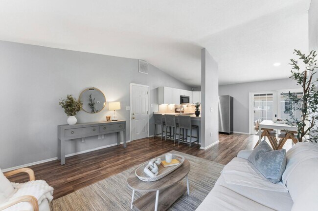 Photo - 4111 Whiting Dr SE