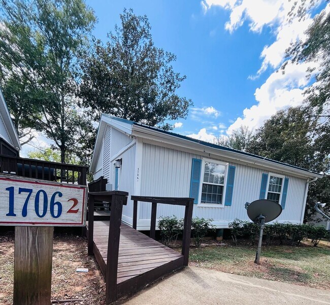 Building Photo - 1706 S Gadsden St Unit Apt 2