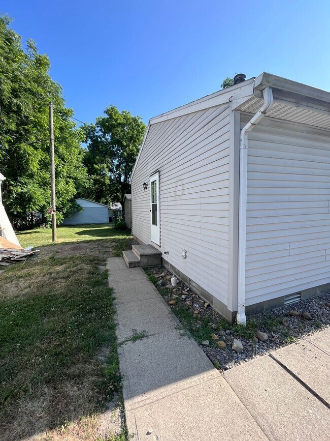2 Bedroom Duplex Rental House Rental in Crawfordsville, IN