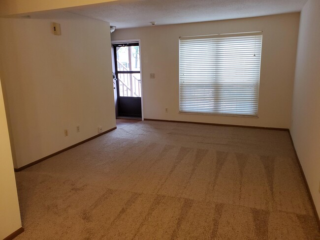 Photo - 2402 Silkwood Dr