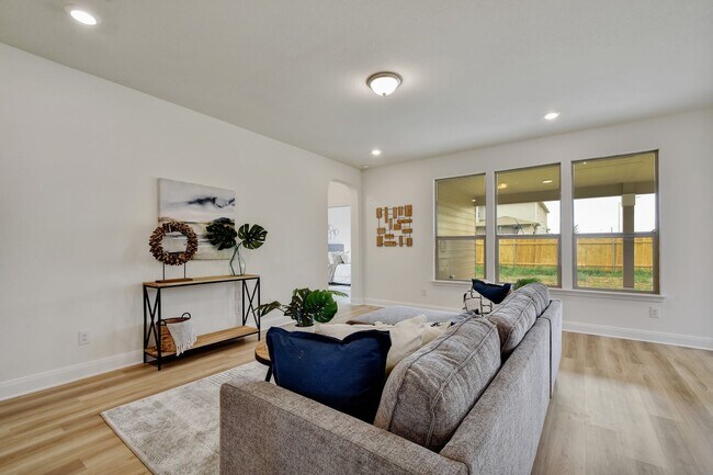 Photo - 108 Redcliff Path