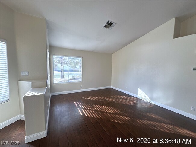 Photo - 6052 Annmillie Ave