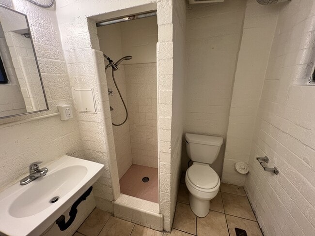 Photo - 1643 S State St