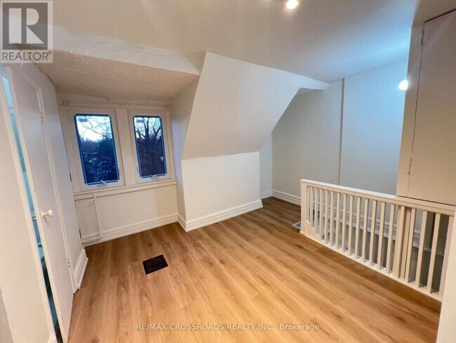 Photo - 82 Curzon St