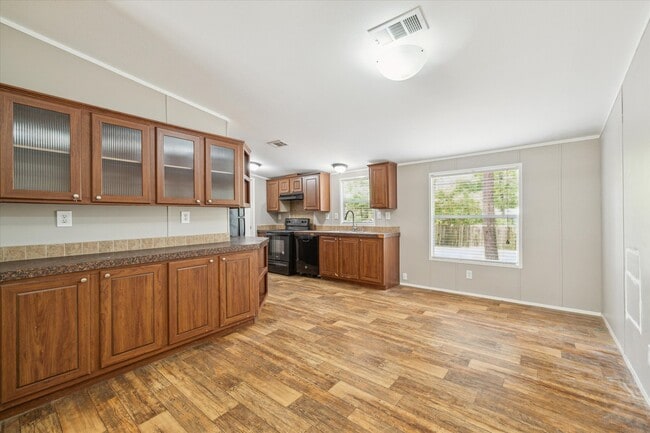 Photo - 29619 Midland St