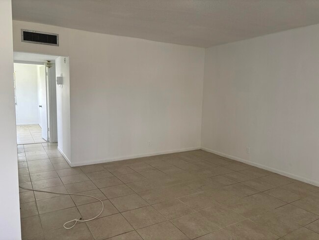 Photo - 40 Waltham B