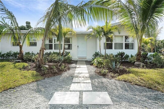 Building Photo - 901 E Madison Ave