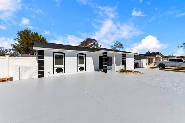 Photo - 6013 W Knox St