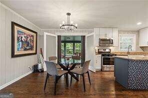 Photo - 3235 Woodview Dr SE