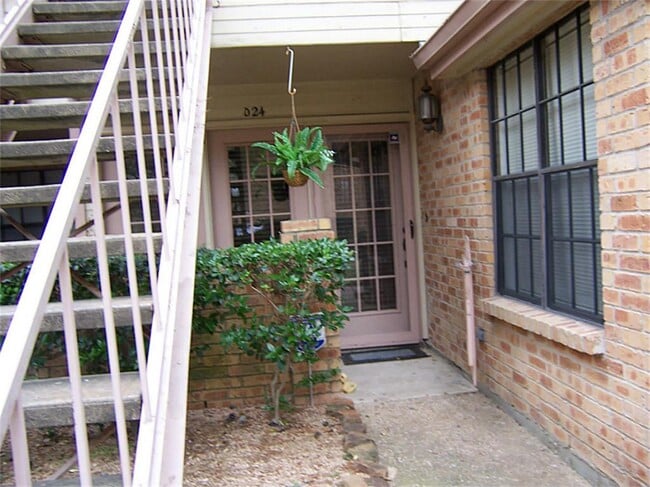 Photo - 16800 Sugar Pine Dr