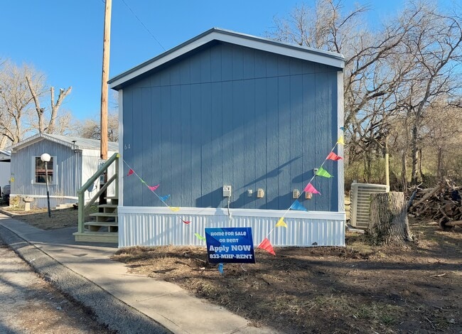 Photo - 110 N Michigan St