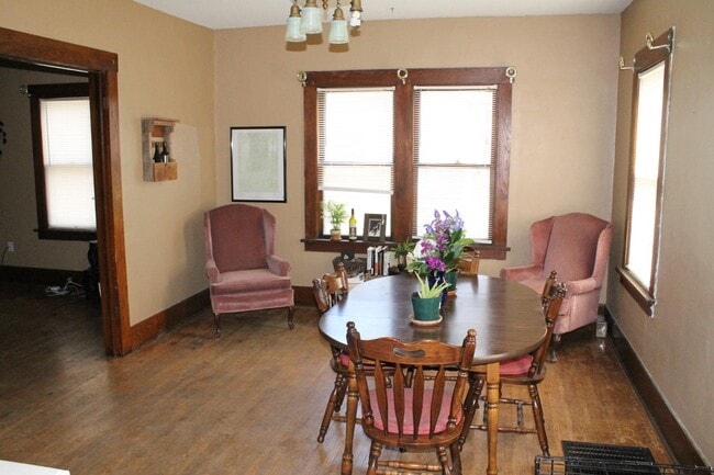 Photo - 415 E Clark St