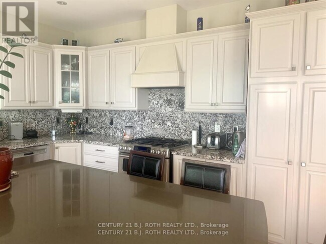 Photo - 9 Greenwood Forest Rd