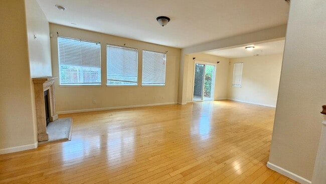 Photo - 480 N Orinda Ct