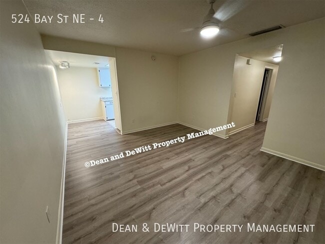 Photo - 2 Bed/1 Bath - Unit 4