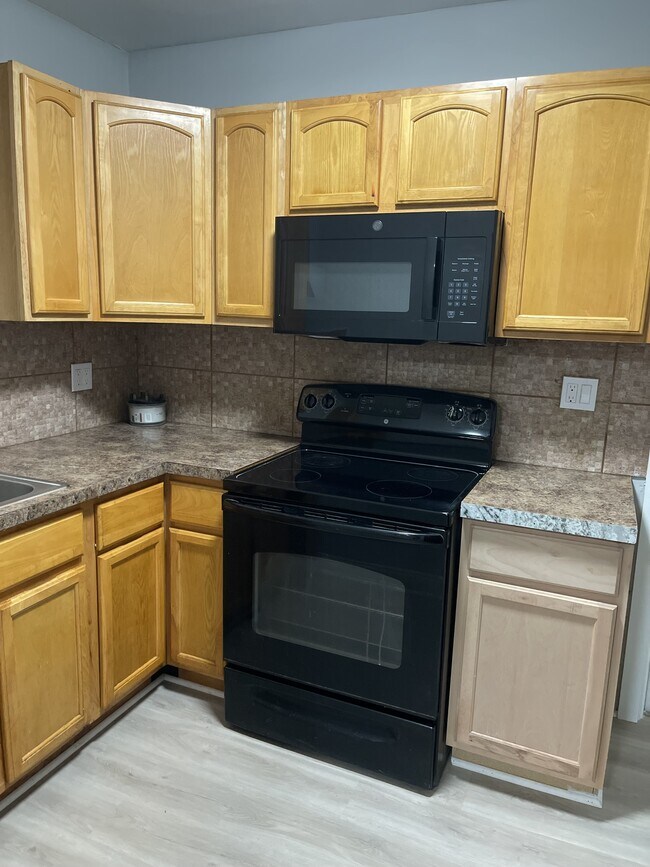 Photo - 1748 S Taylor St