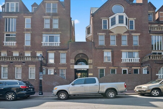 Building Photo - Modern Comfort in Historic Old Town Unit #105 Rental