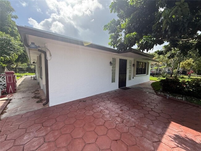 Photo - 2650 SW 13th Ave