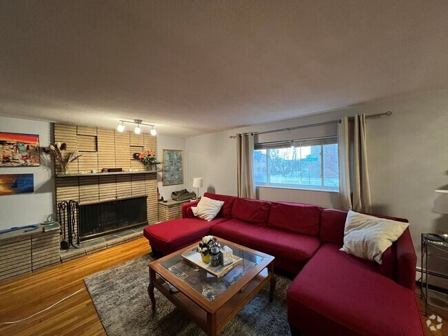 Building Photo - 34 Grandview Ave Rental