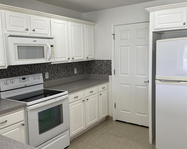 Photo - 2444 Hassonite St