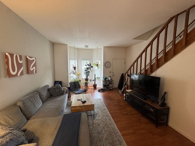 Building Photo - 509 4th St Unit 509 4th, Suite C