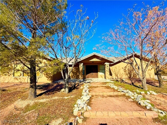 Building Photo - 1100 Dollar St