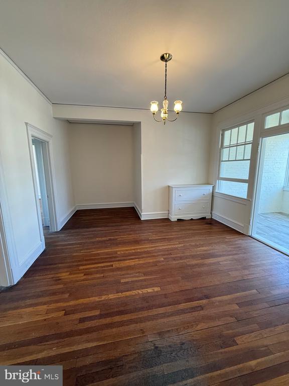 Building Photo - 700 Prince Edward St Unit 2