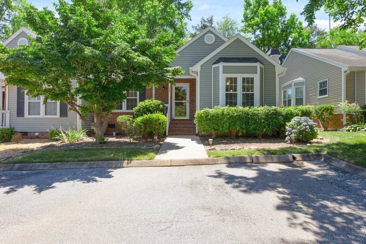 Photo - 726 Lamboil St (Mauldin, SC)