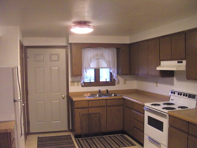 Photo - 513 Hollister Ave