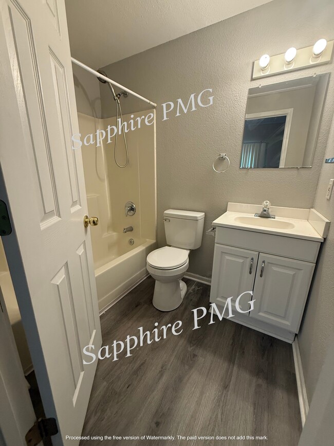 Photo - 5623 N Northwood Terrace