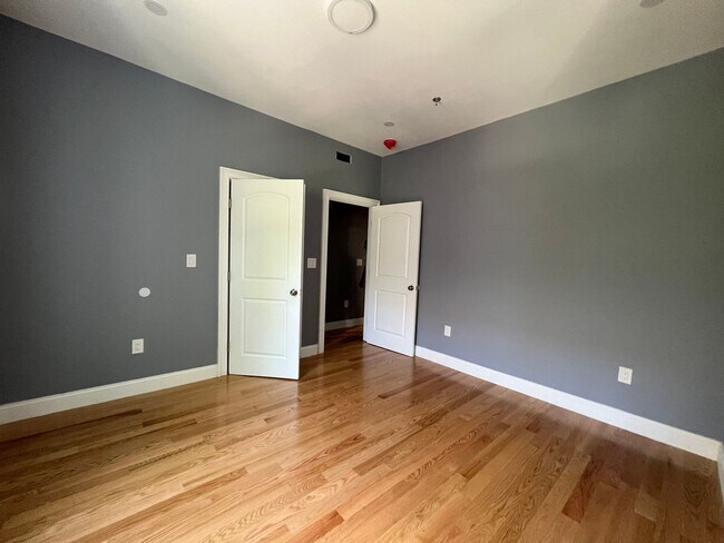 Photo - 341 Cambridge St
