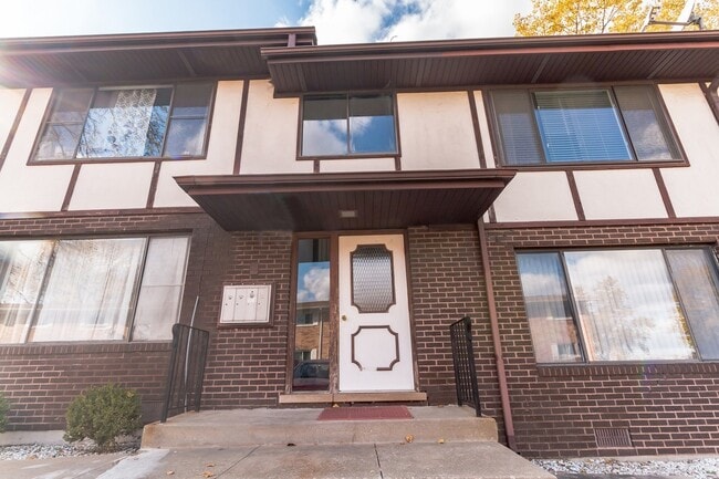 Building Photo - 310 George St