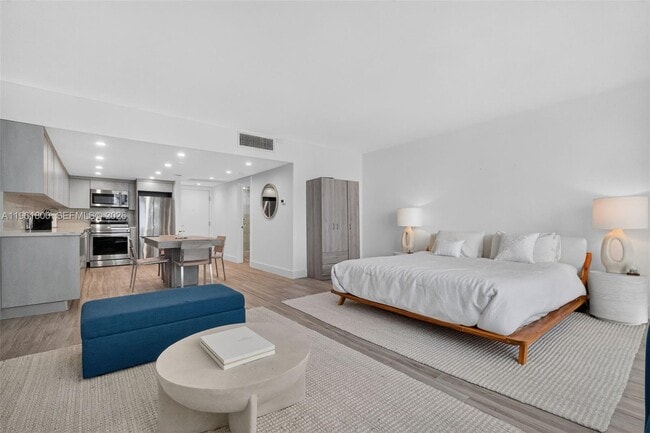 Photo - 2301 Collins Ave Unit 943