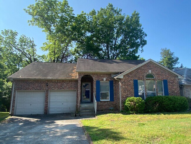 Renovated 3 Bedroom / 2 Bathroom/ 2 Car Ga... - Renovated 3 Bedroom / 2 Bathroom/ 2 Car Ga... House