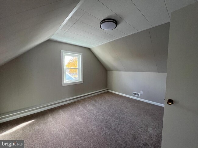 Photo - 346 W 11th St