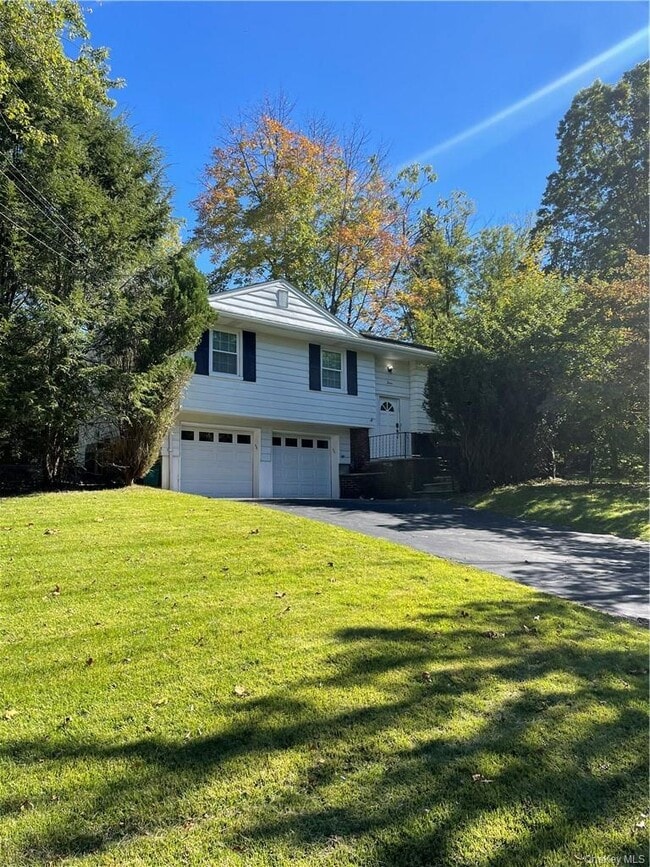 Building Photo - 7 Castle Dr