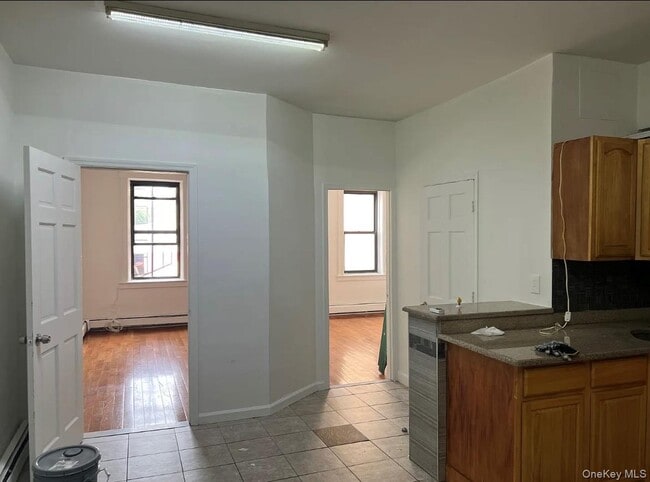 Building Photo - 107-13 Northern Blvd Unit 2