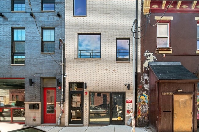 Photo - 1246 N Front St Unit 3